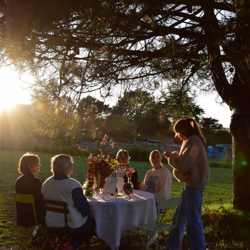 Un moment entre copines dans un décor insolite et champêtre : échange et de convivialité